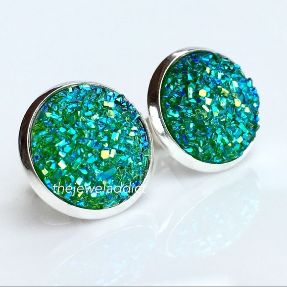 3 for 15🎀 flat green faux druzy sparkle studs - Picture 4 of 6